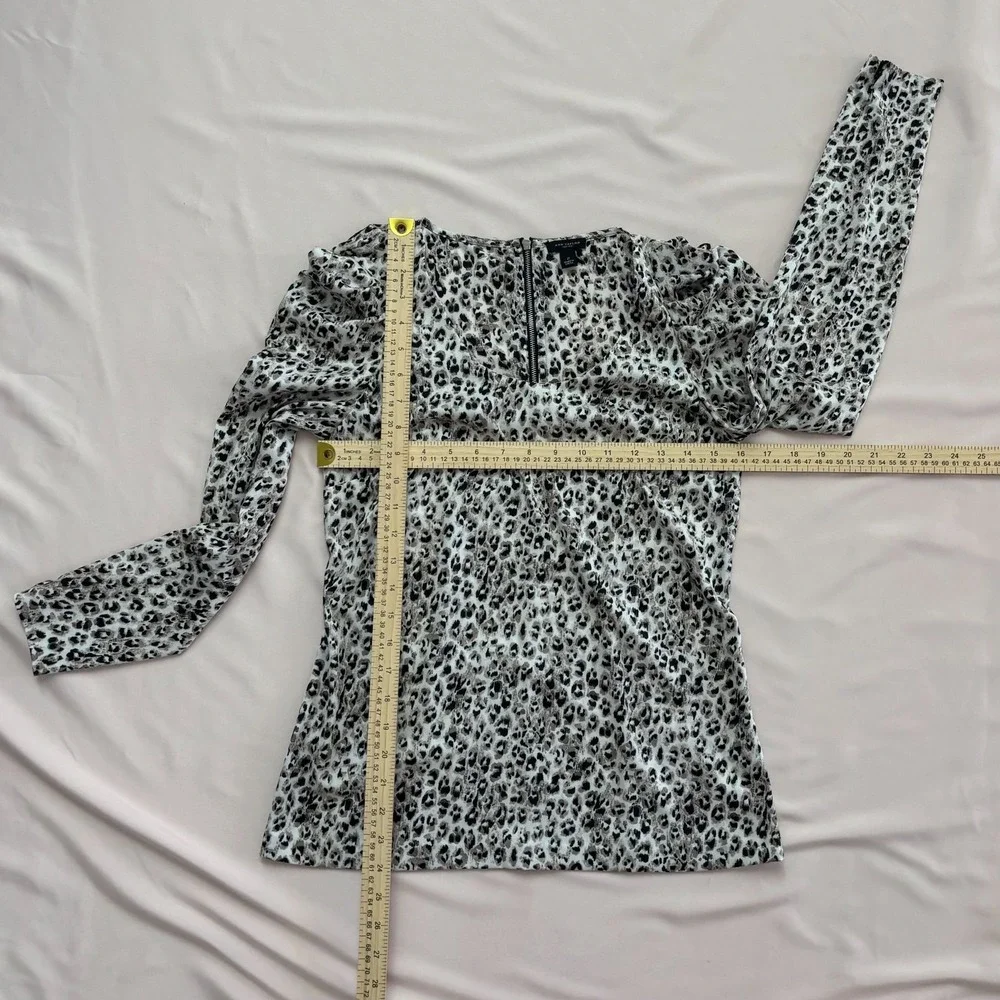 Ann Taylor Leopard Print Scoop Neck Feminine Chic‎ Sensual Blouse Back Zipper 2 - Picture 5 of 11